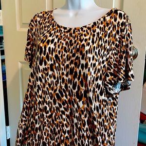 Short-sleeved animal print dress